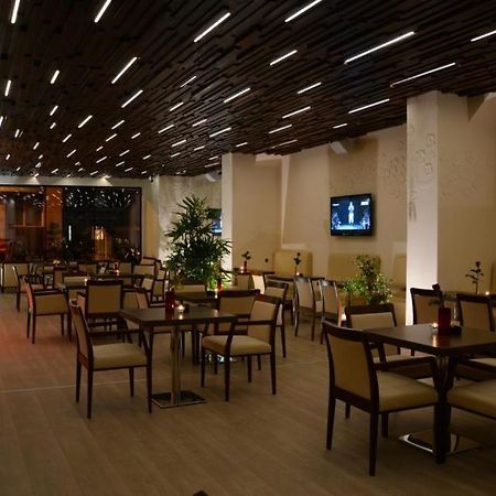 正帝广场酒店 德罗贝塔-塞维林堡 外观 照片