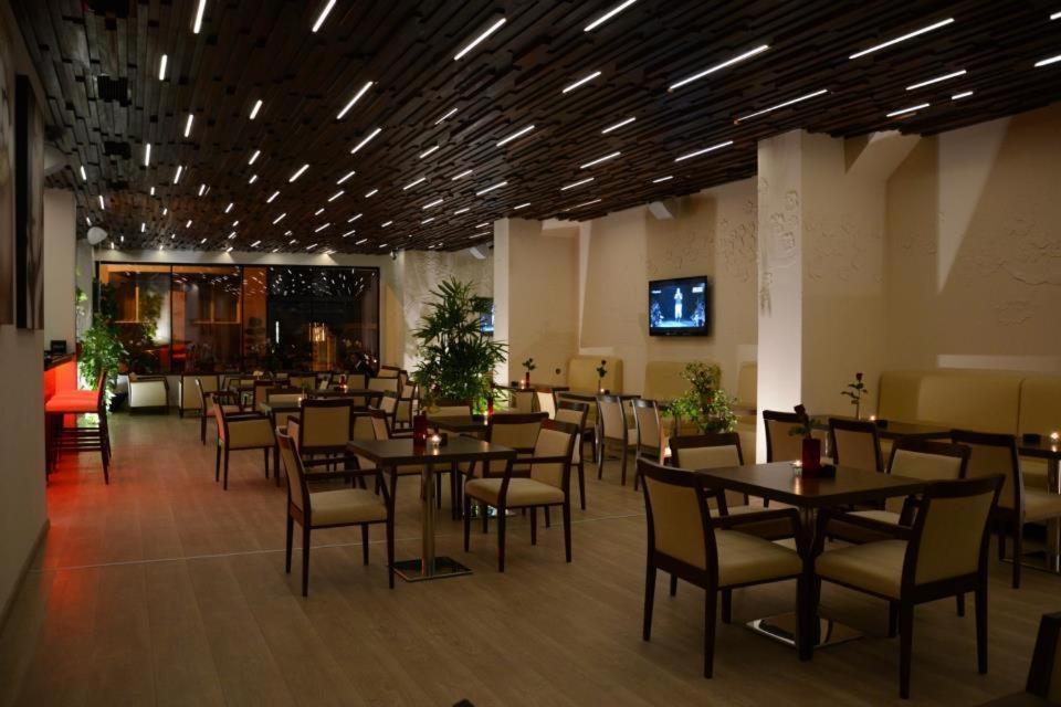 正帝广场酒店 德罗贝塔-塞维林堡 外观 照片