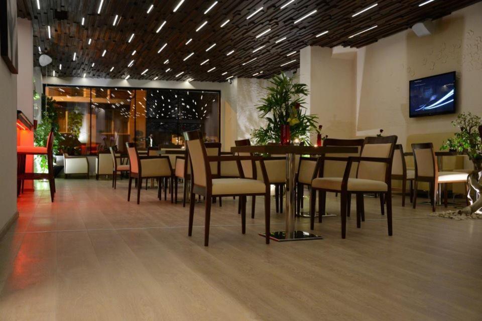 正帝广场酒店 德罗贝塔-塞维林堡 外观 照片